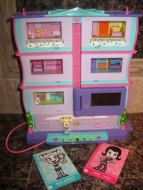 $10 Pixel Chix Roomies House Playset w/ extra roomie | Flickr