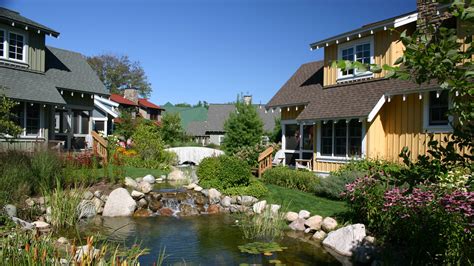 Cottages at Water's Edge | Crystal Mountain Michigan