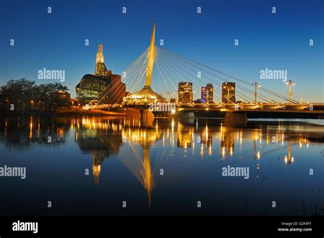 Winnipeg skyline hi-res stock photography and images - Alamy