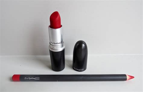 Laura Lucie: MAC RUBY WOO LIPSTICK AND LIP LINER REVIEW