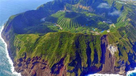 Must See: Aogashima Volcano, Japan - SilverNuts