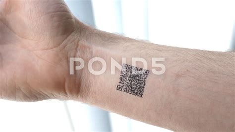 Share more than 125 qr code tattoo scannable best - camera.edu.vn