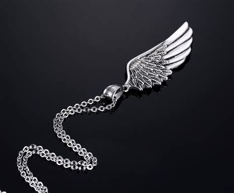 Silver Angel Wing Pendant Necklace | Caletio