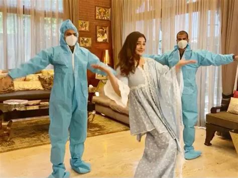 Raveena Tandon resumes shooting in her Mumbai house, shares pictures on ...