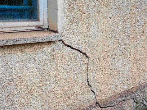 Why Do Foundation Cracks Occur?