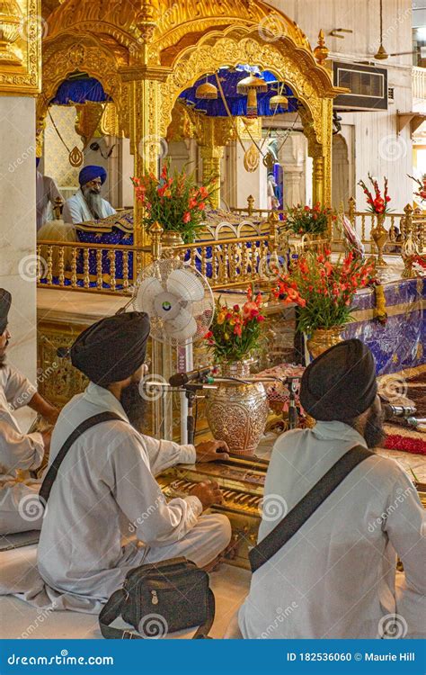 Gurudwara Bangla Sahib Musicians Editorial Image - Image of inside ...