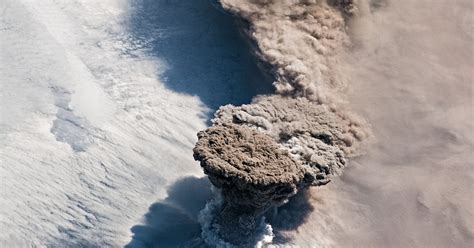 Volcanic plume | The Planetary Society