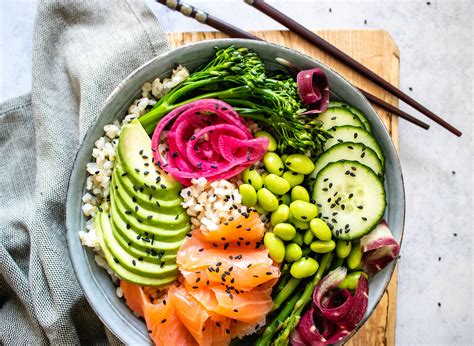 Easy Smoked Salmon Sushi Bowl - The Delicious plate