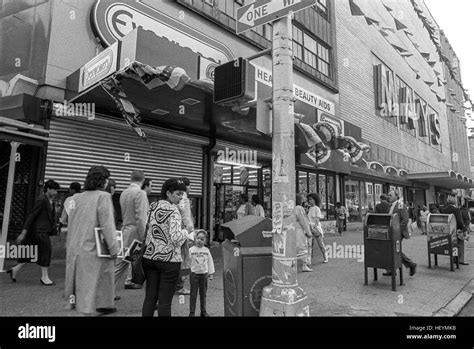 New York, NY - 15 May 1987 - Shoppers outside May's Department store on ...