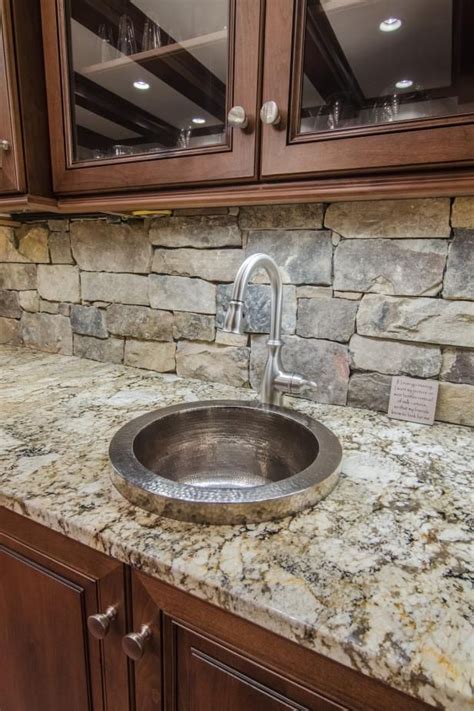 Natural Stone Backsplash / Modern kitchen backsplash ideas - tiles, glass , stone or ...