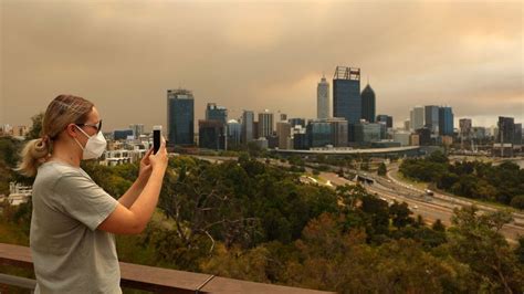 Perth: Bushfire threatens locked-down Australian city - MyJoyOnline