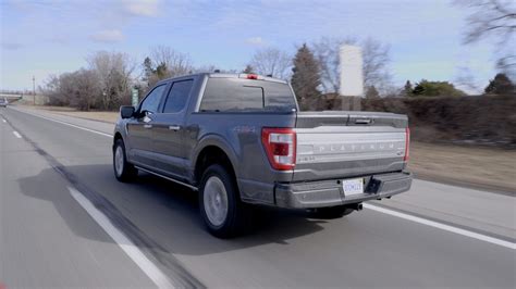 Ford BlueCruise Makes Hands-Free Driving Easy - CNET