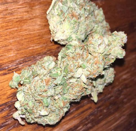 GG4 aka Gorilla Glue, Original Glue, Gorilla Glue #4, Glue Weed Strain Information | Leafly