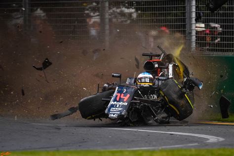 Blink of an eye: Nikon D5, the crash, F1 Australian grand prix Formula ...