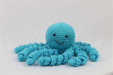 Octopus Amigurumi - Free Crochet Pattern - StringyDingDing