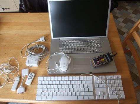 POWERBOOK G4 1 GHZ 17' - Apple PowerBook G4 1 Ghz 17' - Audiofanzine