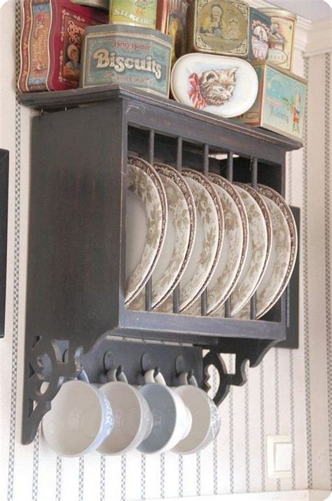 Antique Plate Rack Design Ideas For Your Vintage Kitchen - The ART in LIFE | Plates on wall ...