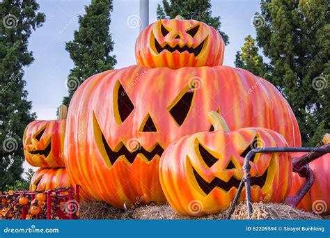 Halloween, Pumpkins And Halloween Scenery Stock Photo - Image of light, october: 62209594