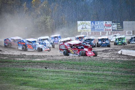 Land of Legends Raceway – Super DIRTcar Series