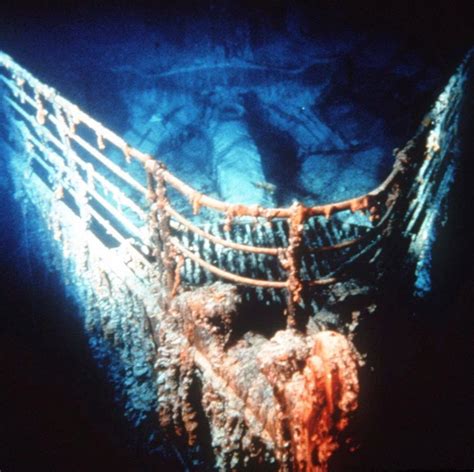 Titanic bow underwater - Photos - A look back at the Titanic - NY Daily News