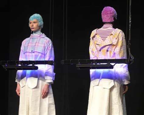 Anrealage Japanese designer Kunihiko Morinaga uses UV-light to unveil ...