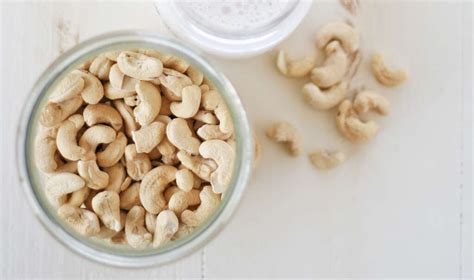 Cashews: 10 Health Benefits of Cashews