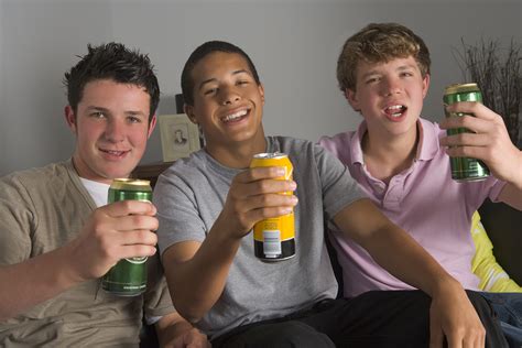 5 Reasons Why Teens Abuse Drugs and Alcohol. Understand the Motivation ...