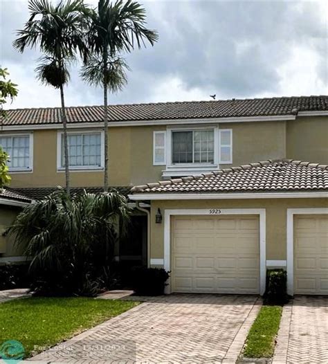 5925 Royal Way, Tamarac, FL 33321 - Townhome Rentals in Tamarac FL ...