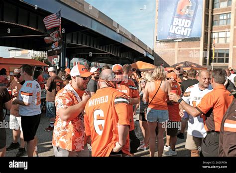 Browns tailgate hi-res stock photography and images - Alamy