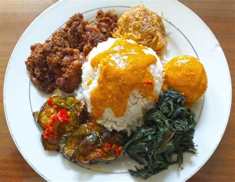 5 Jenis Lauk Yang Paling Sering Kita Gunakan Ketika Makan Nasi Padang - Bebaspedia.com