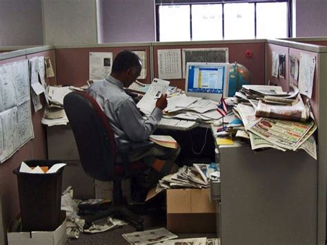 A messy desk could make you productive - Business Insider