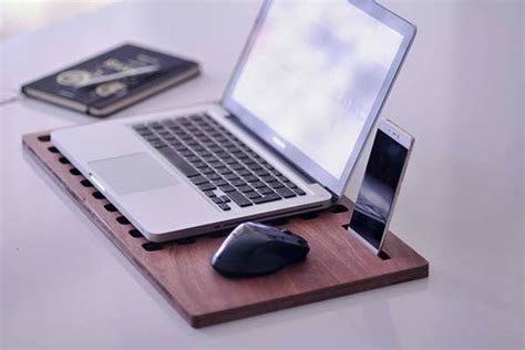 Handmade Customizable Wooden Lap Desk | Gadgetsin