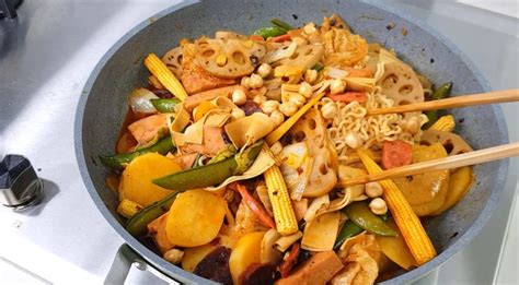 Mala Xiang Guo (Sichuan Spicy Stir-Fry) – LaabiCook