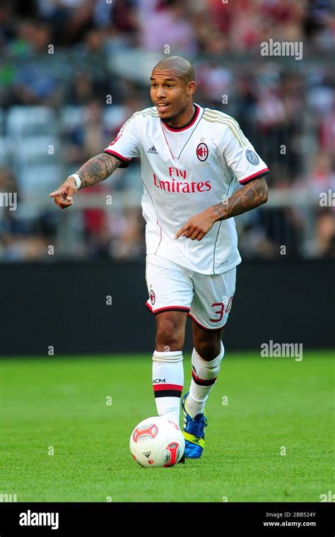 Nigel De Jong, AC Milan Stock Photo - Alamy