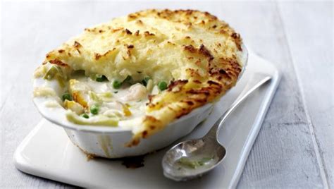 BBC Food - Recipes - How to make fish pie