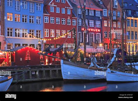 Nyhavn, Christmas Market, Copenhagen Stock Photo - Alamy