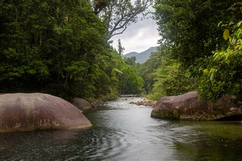 Babinda Boulders - a popular and beautiful swimming hole | Hiking the World