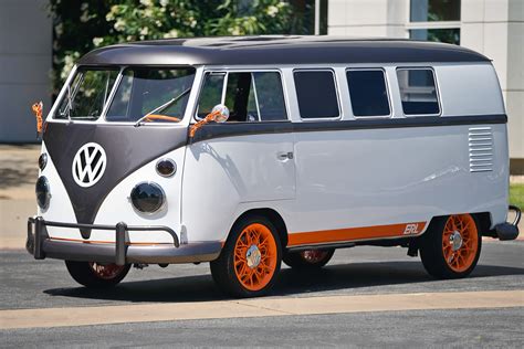 All-electric Volkswagen Kombi concept reimagines classic van | Auto Express