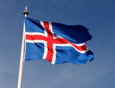 Best 25+ Iceland flag ideas on Pinterest | Northern lights iceland ...