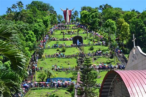 Quezon: Kamay ni Hesus Shrine