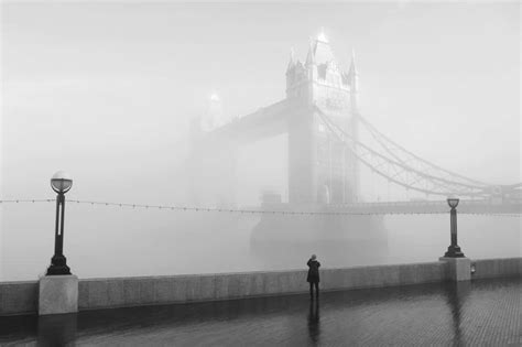 12 Mesmerising Photos Of London In The Fog That Will Leave You Mist-ified