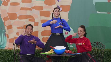 ‎Fruit Salad - Music Video by The Wiggles - Apple Music