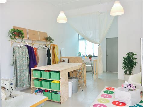 Small tailor shop idea | Tailoring shop interior design, Sewing room design, Boutique interior