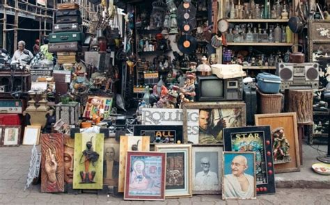 Visiting the Chor Bazaar: Mumbai Thieves Market