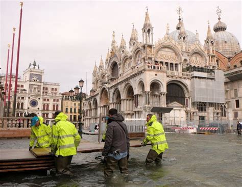 Venice sinks under worst floods since 1966 - Rediff.com India News