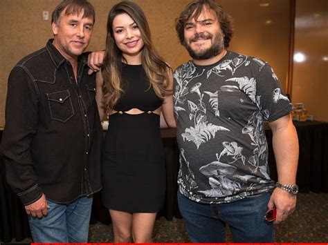 Miranda Cosgrove documents 'School of Rock' reunion on Instagram