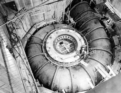 File:Francis Turbine inlet scroll Grand Coulee Dam.jpg - Wikipedia
