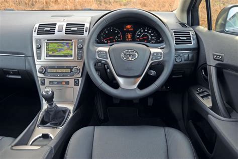 Toyota Avensis Estate - reviews, prices, ratings with various photos