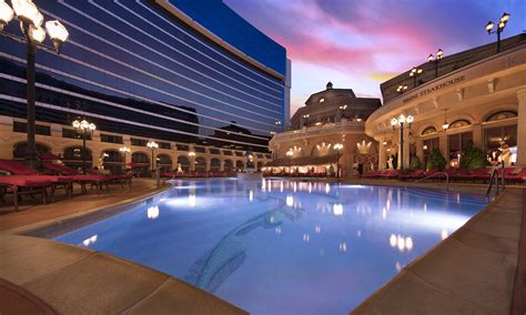 Pools | Luxuries & Amenities at Peppermill Hotel Casino Resort Reno