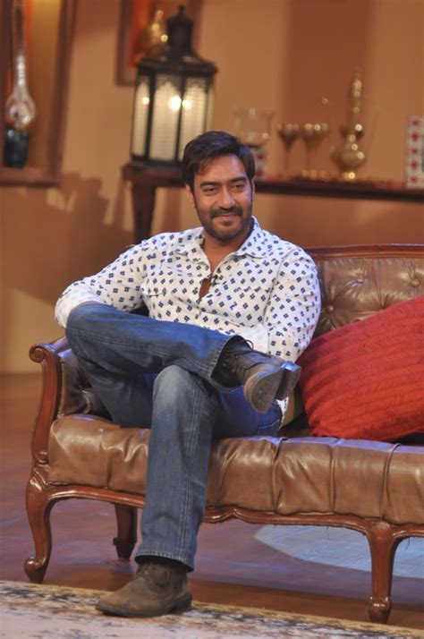 Ajay Devgan on the sets of COMEDY NIGHTS WITH KAPIL to promote film ...